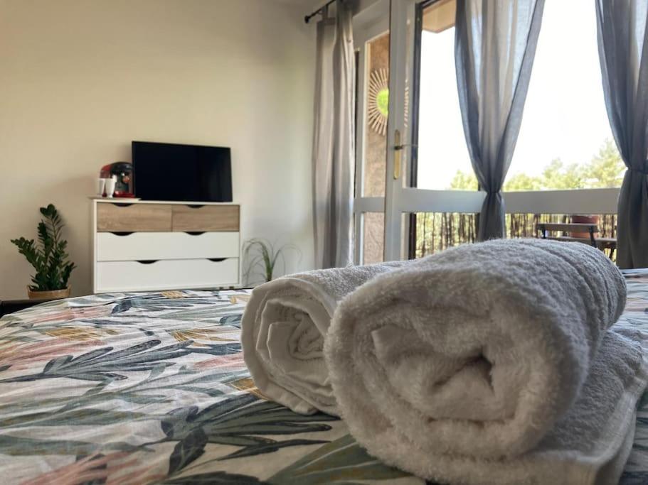 Cozy Studio With Balcony And Free Parking เอ็ก-ซอง-โพรวองซ์ ภายนอก รูปภาพ